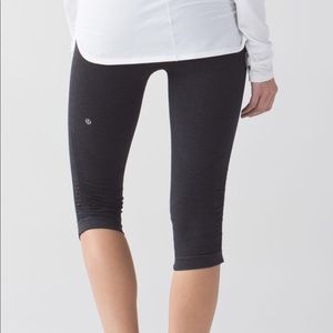 Lululemon in the flow crop